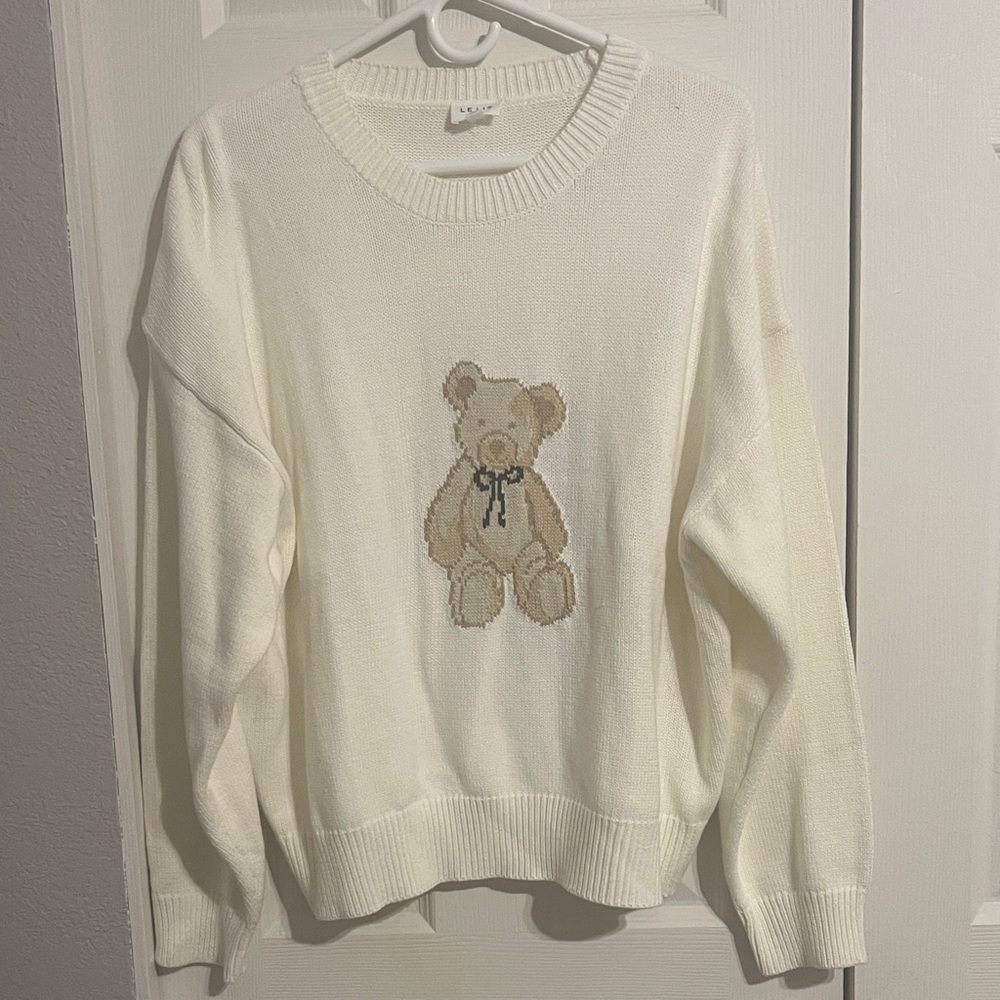 NWOT Le Lis Cream Knit Crewneck Sweater with Teddy Motif